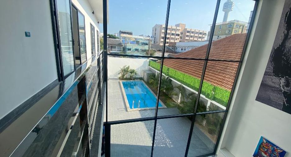 Casa en venta de 6 habitaciones en Bang Lamung, Chonburi