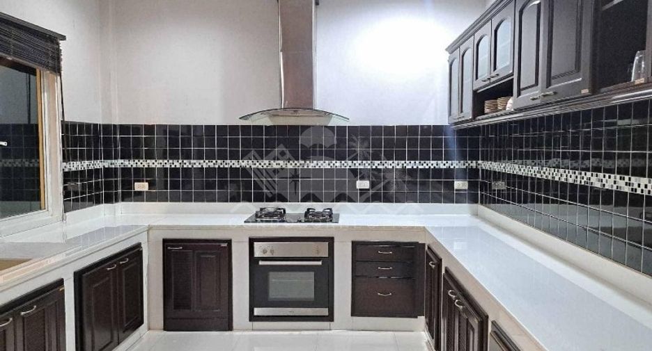 Casa en venta y en alquiler de 3 habitaciones en Bang Lamung, Chonburi