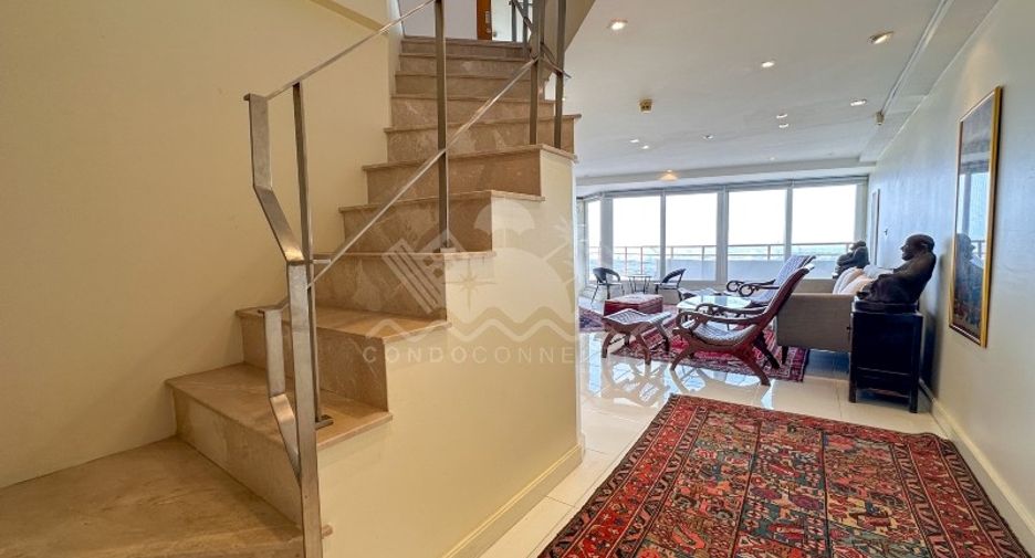 For sale 2 bedrooms condo in Yan Nawa, Bangkok