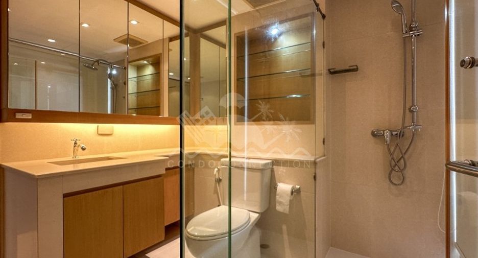 For sale 2 bedrooms condo in Yan Nawa, Bangkok