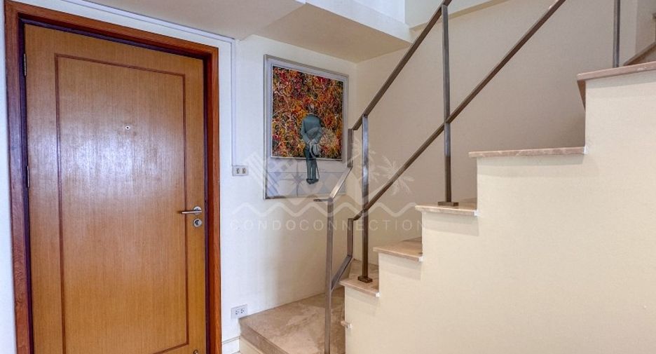 For sale 2 bedrooms condo in Yan Nawa, Bangkok