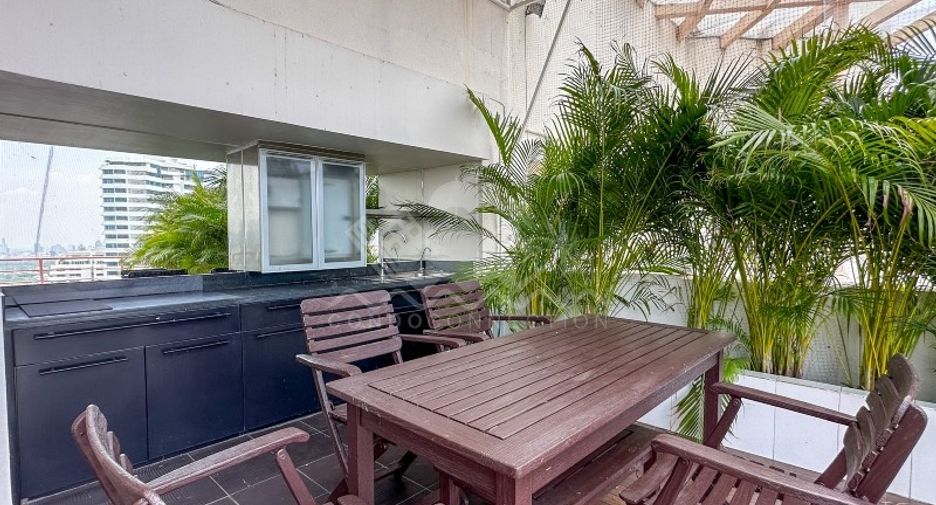 For sale 2 bedrooms condo in Yan Nawa, Bangkok