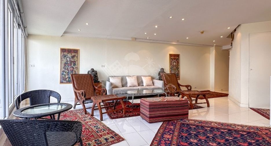 For sale 2 bedrooms condo in Yan Nawa, Bangkok
