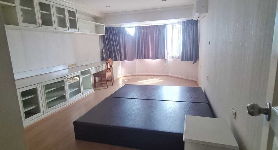 For sale 4 bedrooms condo in Khlong Toei, Bangkok