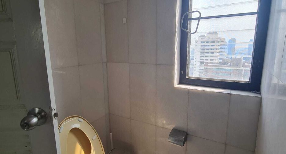 For sale 4 bedrooms condo in Khlong Toei, Bangkok