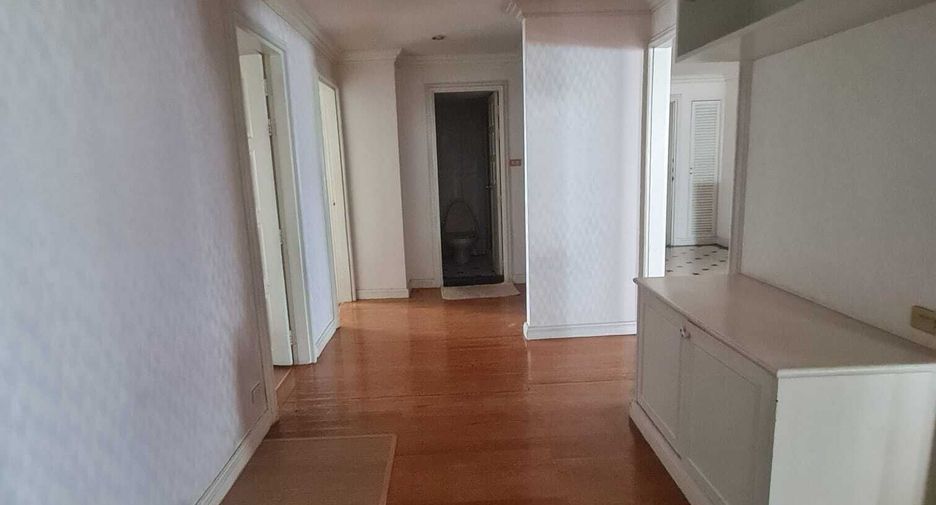 For sale 4 bedrooms condo in Khlong Toei, Bangkok