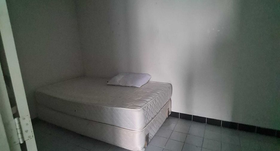 For sale 4 bedrooms condo in Khlong Toei, Bangkok