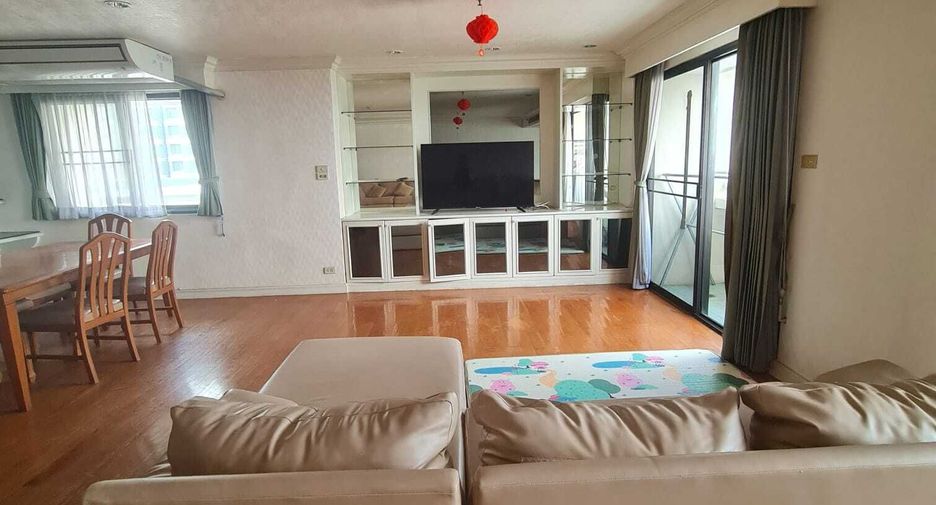 For sale 4 bedrooms condo in Khlong Toei, Bangkok