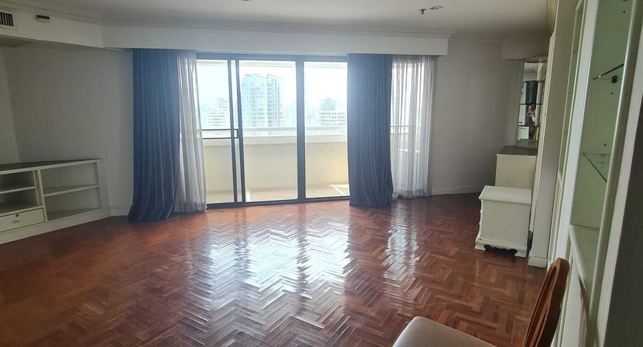 For sale 4 bedrooms condo in Khlong Toei, Bangkok