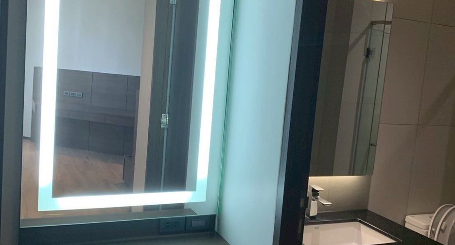 For rent 3 bedrooms apartment in Khlong Toei, Bangkok