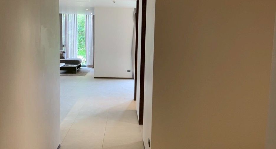 For rent 3 bedrooms apartment in Khlong Toei, Bangkok