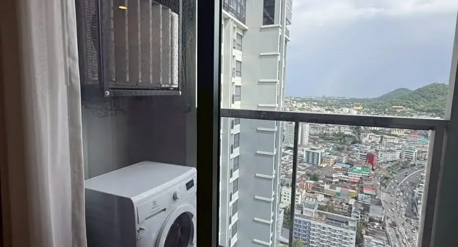 For sale 1 bed condo in Si Racha, Chonburi