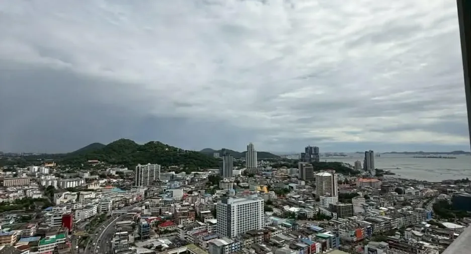 For sale 1 bed condo in Si Racha, Chonburi