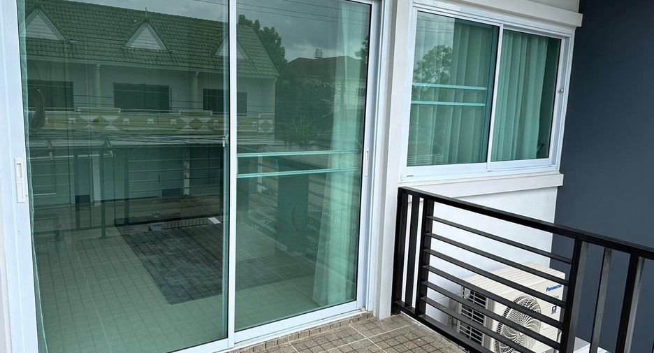 For sale 2 bedrooms townhouse in San Kamphaeng, Chiang Mai