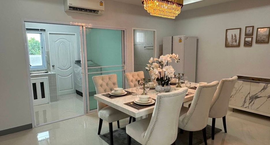 For sale 2 bedrooms townhouse in San Kamphaeng, Chiang Mai