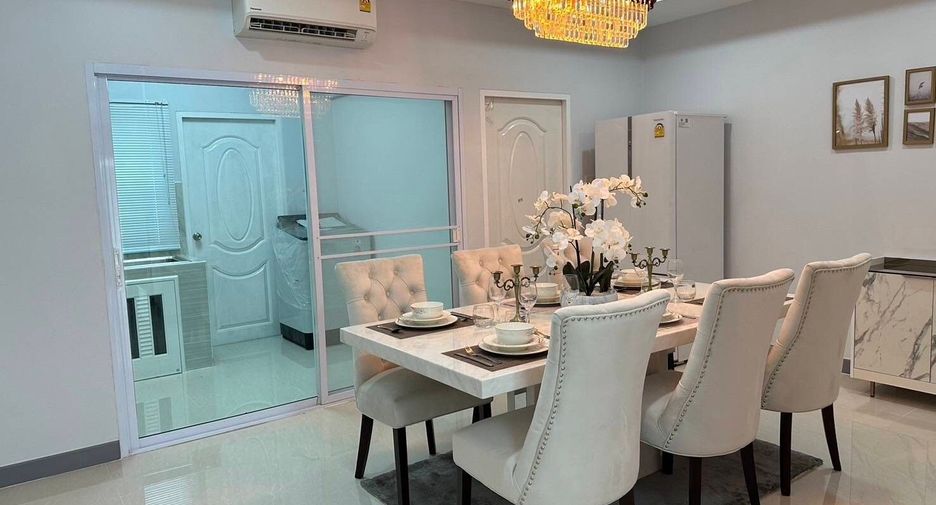 For sale 2 bedrooms townhouse in San Kamphaeng, Chiang Mai