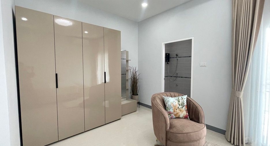 For sale 2 bedrooms townhouse in San Kamphaeng, Chiang Mai