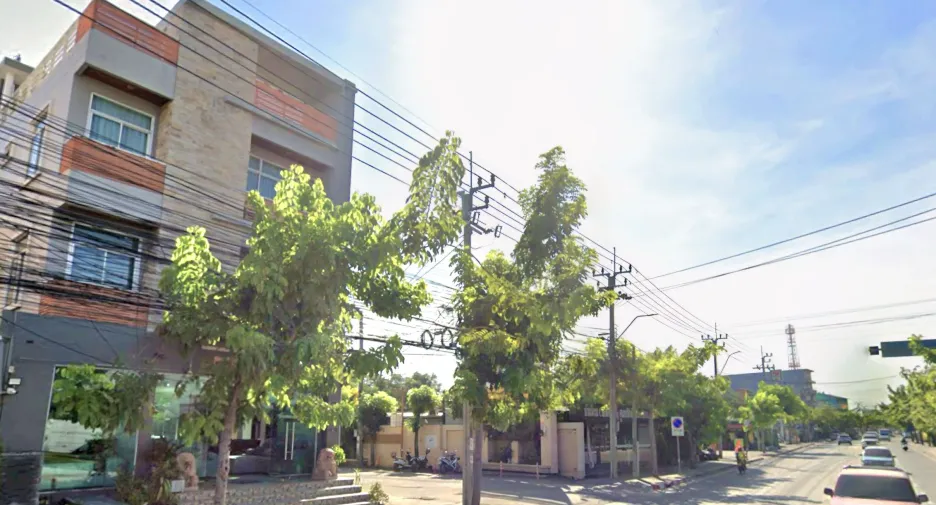 For sale and for rent office in Saphan Sung, Bangkok