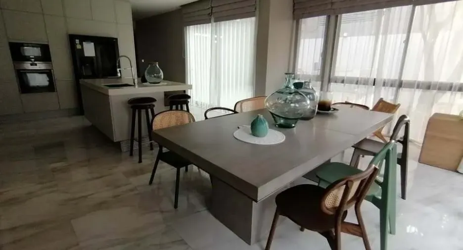 For rent 4 bedrooms house in Watthana, Bangkok