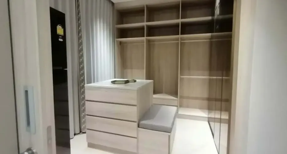 For rent 4 bedrooms house in Watthana, Bangkok