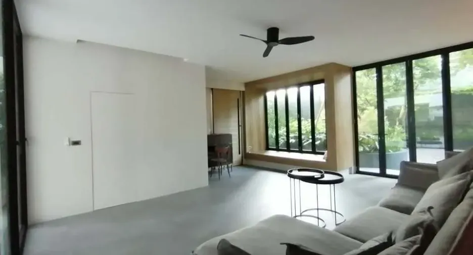 For rent 4 bedrooms house in Watthana, Bangkok
