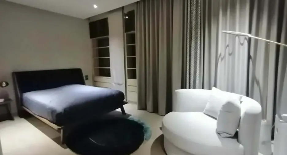 For rent 4 bedrooms house in Watthana, Bangkok