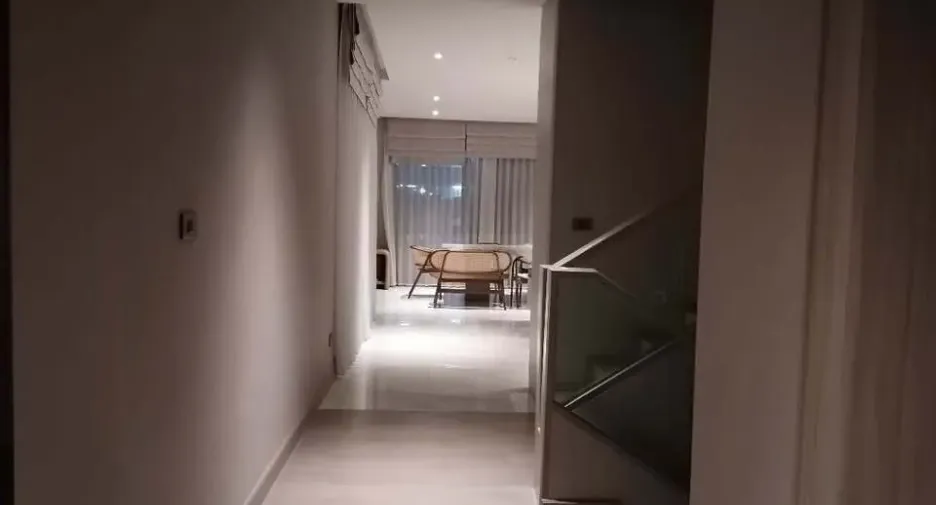 For rent 4 bedrooms house in Watthana, Bangkok