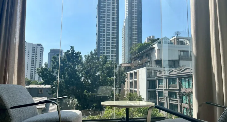 For rent 3 bedrooms apartment in Khlong Toei, Bangkok