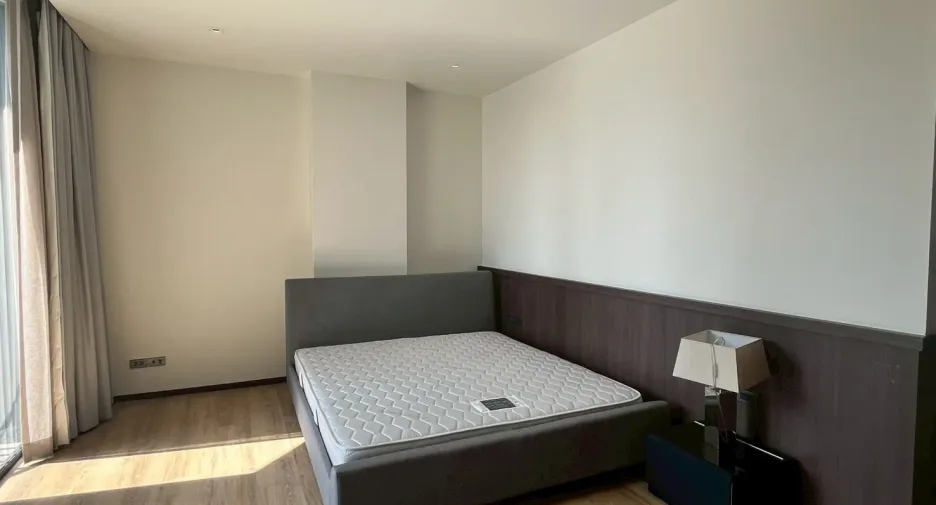 For rent 3 bedrooms apartment in Khlong Toei, Bangkok