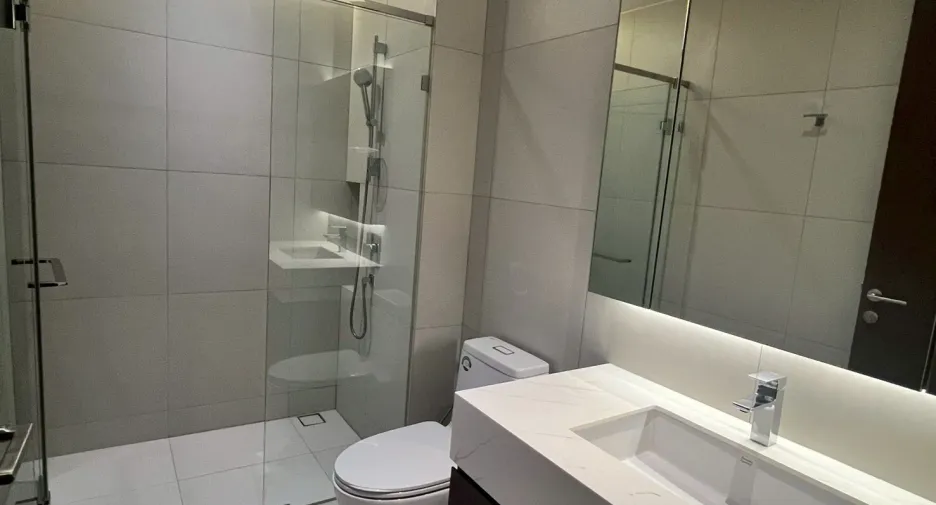 For rent 3 bedrooms apartment in Khlong Toei, Bangkok