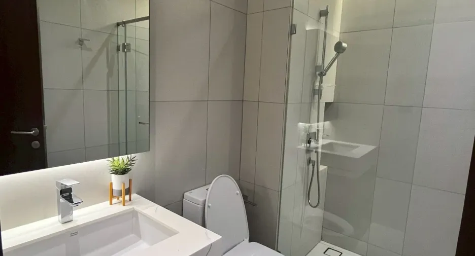 For rent 3 bedrooms apartment in Khlong Toei, Bangkok
