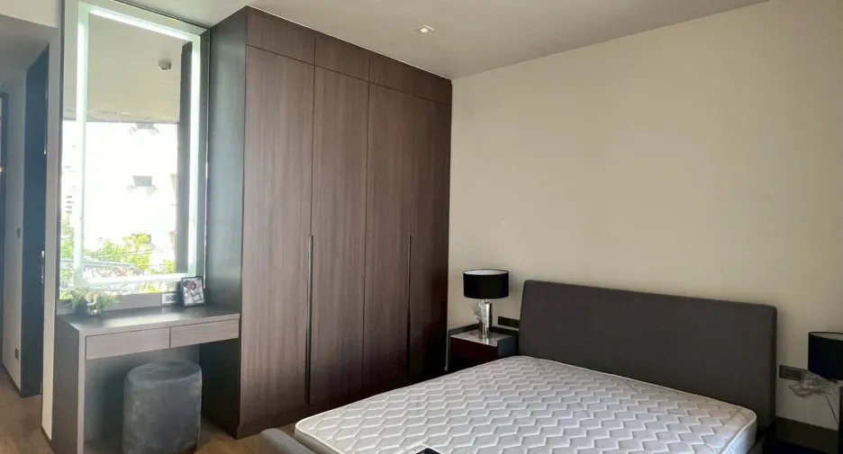 For rent 3 bedrooms apartment in Khlong Toei, Bangkok