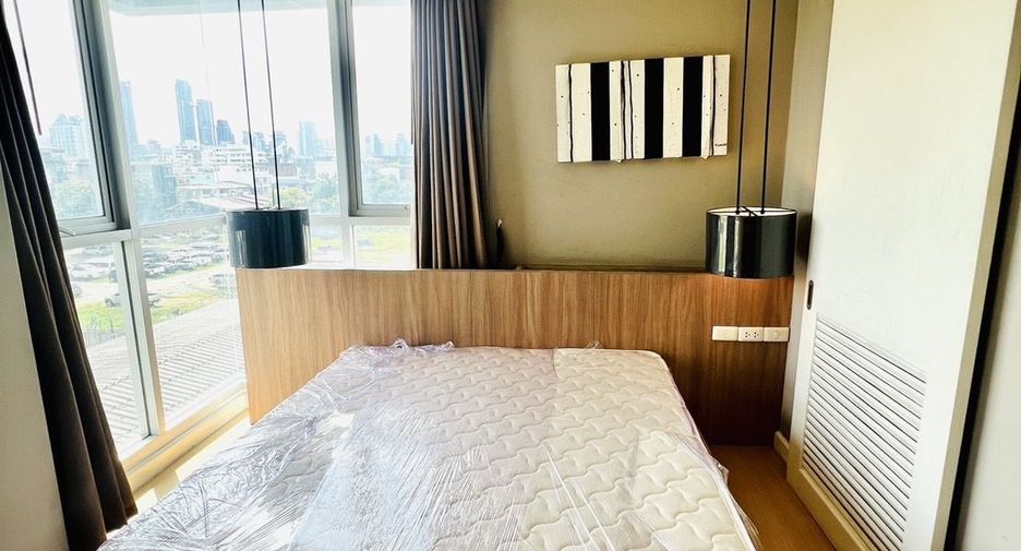 For sale 1 bed condo in Watthana, Bangkok