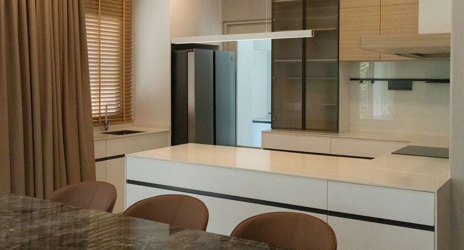 For rent 4 bedrooms house in Bang Phli, Samut Prakan