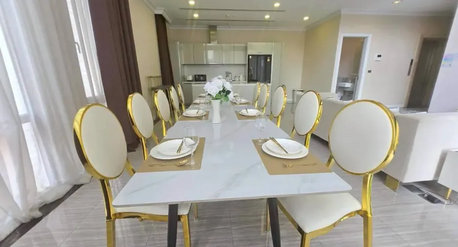 Condo en venta y en alquiler de 4 habitaciones en Watthana, Bangkok