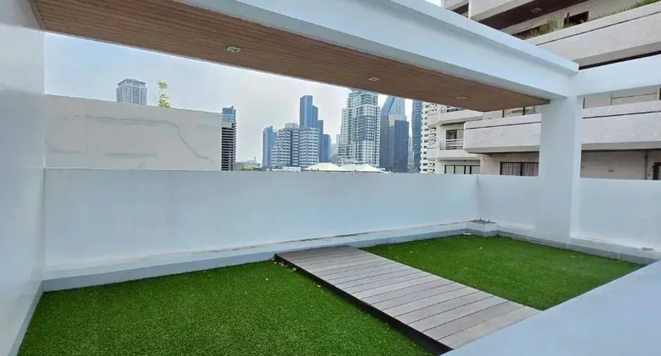Condo en venta y en alquiler de 4 habitaciones en Watthana, Bangkok