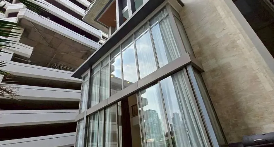 Condo en venta y en alquiler de 4 habitaciones en Watthana, Bangkok