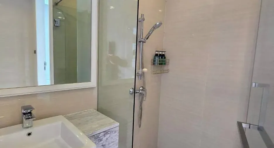 Condo en venta y en alquiler de 4 habitaciones en Watthana, Bangkok
