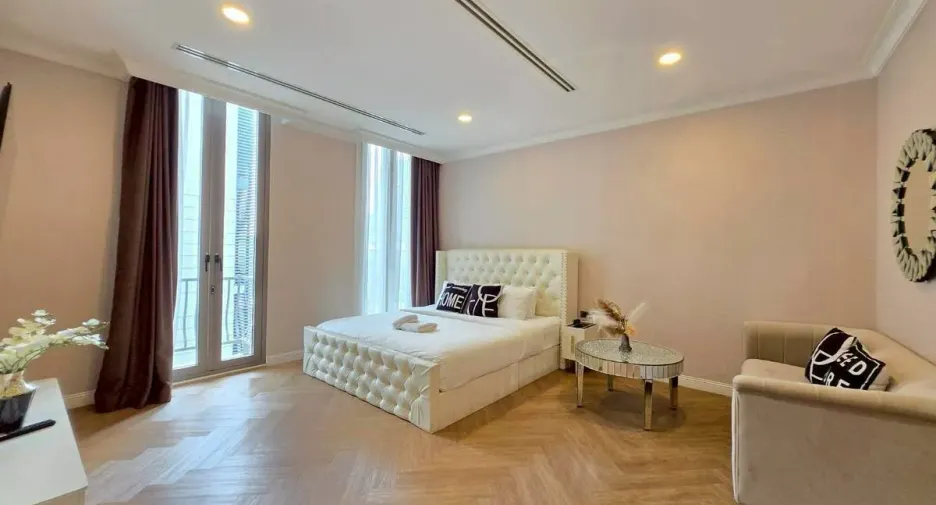 Condo en venta y en alquiler de 4 habitaciones en Watthana, Bangkok