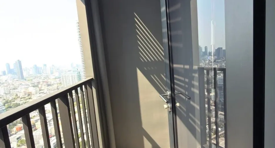 For rent 1 bed condo in Watthana, Bangkok