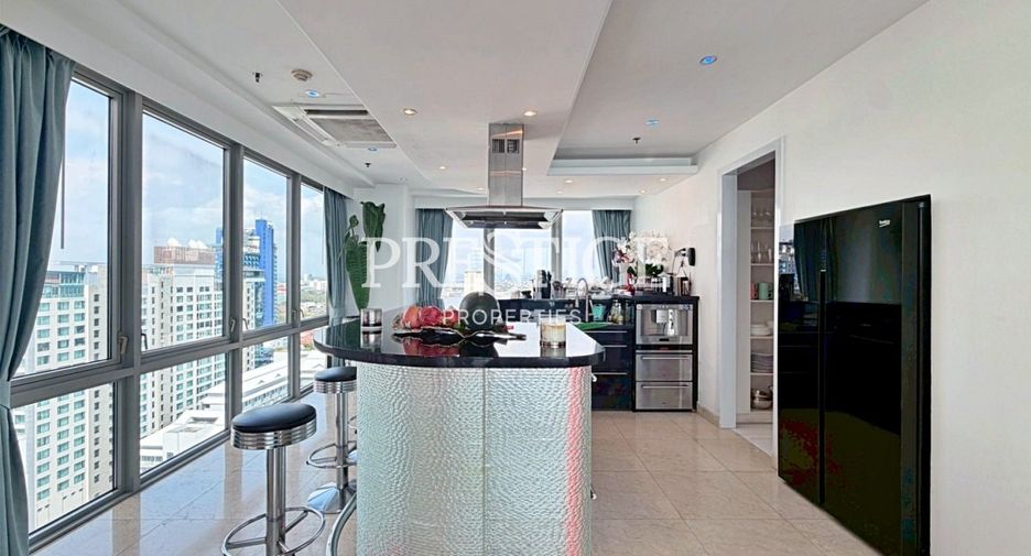 For sale 3 bedrooms condo in Bang Lamung, Chonburi