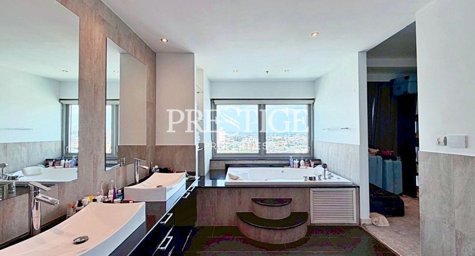 For sale 3 bedrooms condo in Bang Lamung, Chonburi