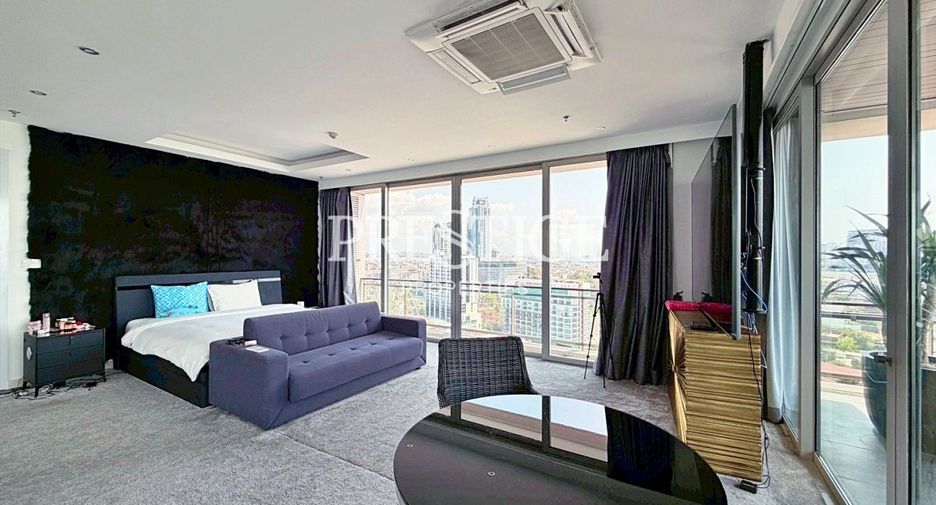 For sale 3 bedrooms condo in Bang Lamung, Chonburi