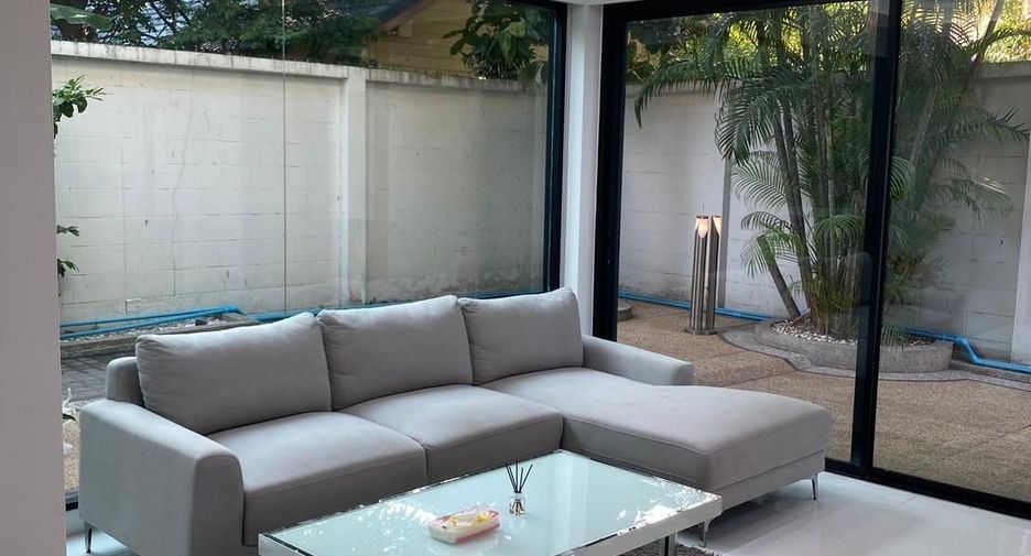 Haus zum Kauf und zur Miete mit 3 Zimmer in Watthana, Bangkok