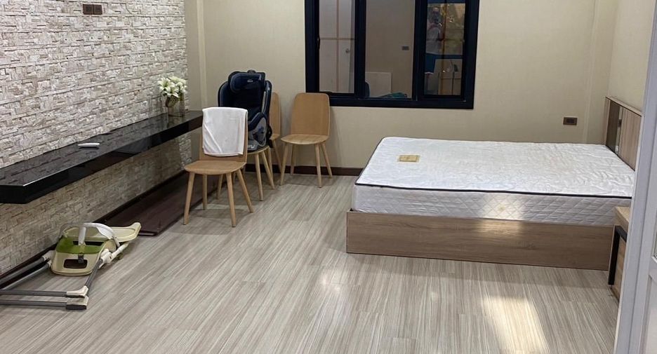 Haus zum Kauf und zur Miete mit 3 Zimmer in Watthana, Bangkok