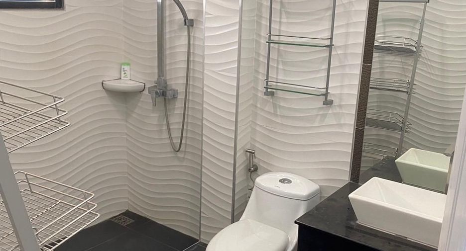 Haus zum Kauf und zur Miete mit 3 Zimmer in Watthana, Bangkok