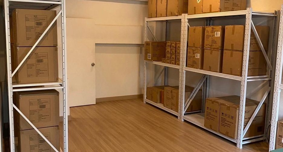 Haus zum Kauf und zur Miete mit 3 Zimmer in Watthana, Bangkok