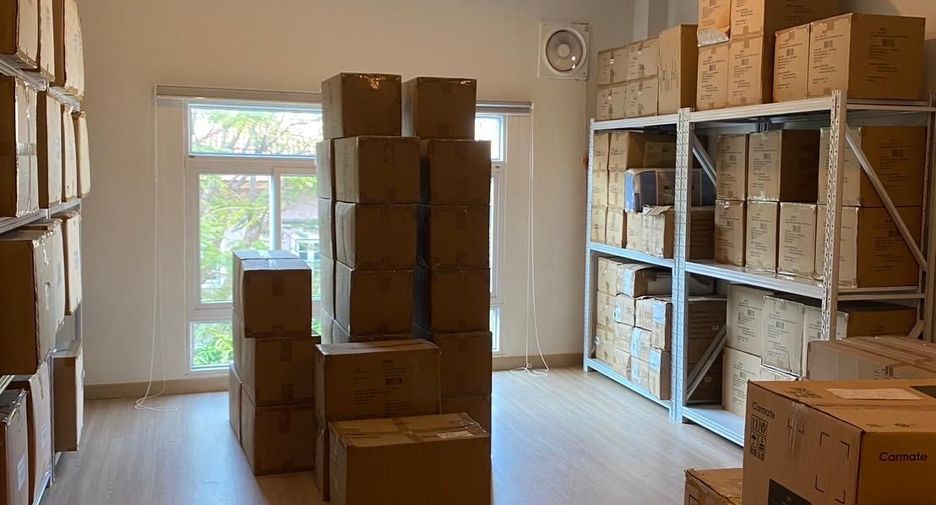 Haus zum Kauf und zur Miete mit 3 Zimmer in Watthana, Bangkok