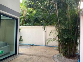Casa en venta y en alquiler de 3 habitaciones en Watthana, Bangkok