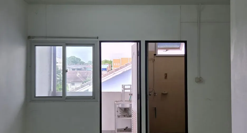 Reihenhaus zur Miete mit 4 Zimmer in Bueng Kum, Bangkok